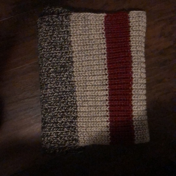 Roots knit infinity scarf and hat - Picture 3 of 3